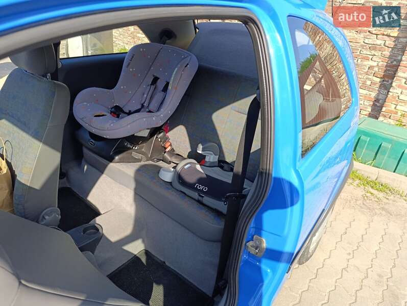 Хэтчбек Opel Corsa 2000 в Львове