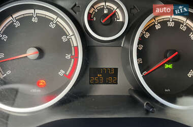 Хэтчбек Opel Corsa 2009 в 