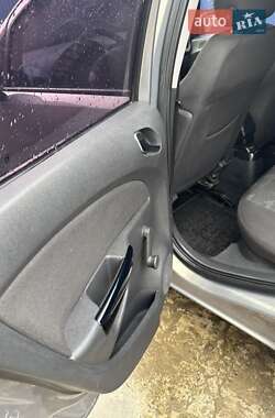 Хэтчбек Opel Corsa 2011 в 