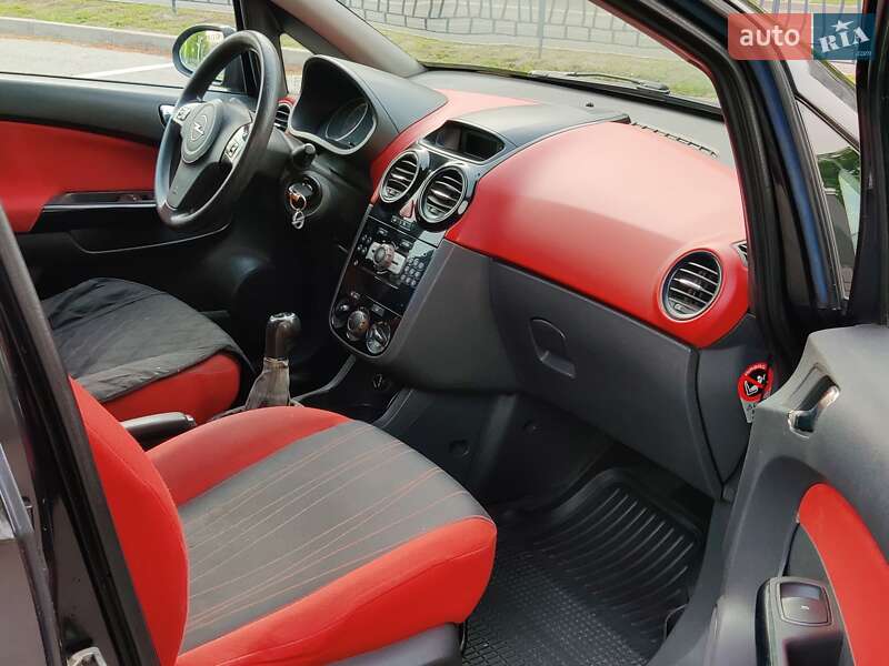 Хэтчбек Opel Corsa 2006 в Харькове