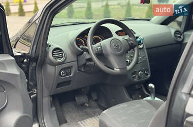 Хетчбек Opel Corsa 2013 в 