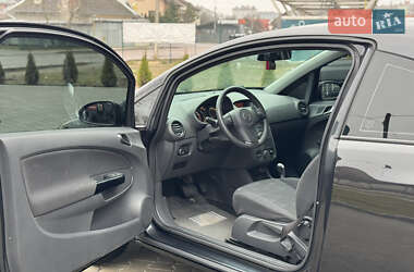 Хетчбек Opel Corsa 2013 в 