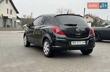Хетчбек Opel Corsa 2013 в 