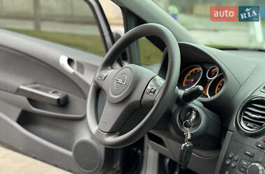 Хетчбек Opel Corsa 2013 в 