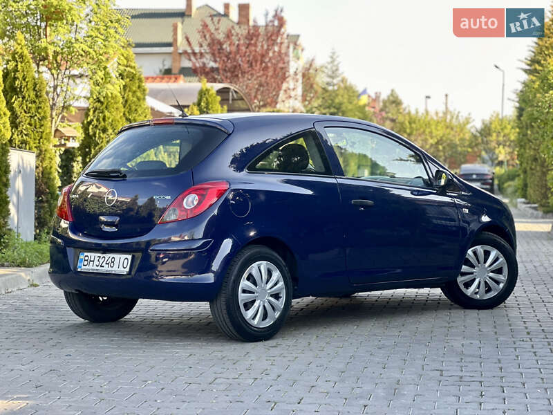 Хэтчбек Opel Corsa 2009 в Одессе