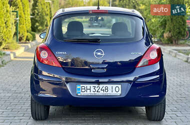 Хэтчбек Opel Corsa 2009 в 