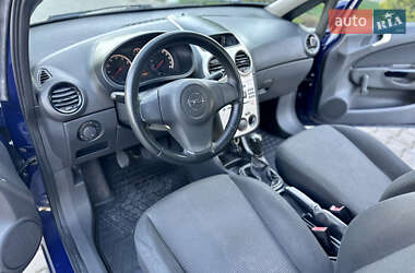 Хэтчбек Opel Corsa 2009 в 
