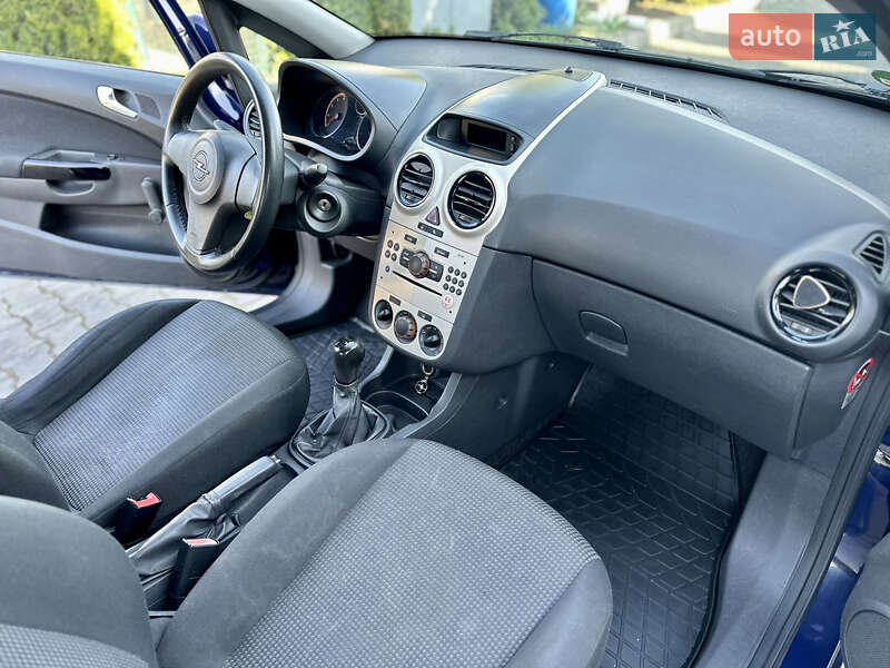 Хэтчбек Opel Corsa 2009 в Одессе