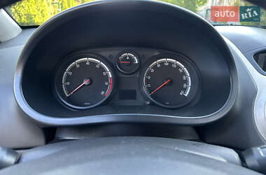 Хэтчбек Opel Corsa 2009 в 