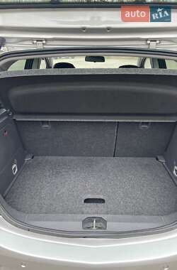 Хэтчбек Opel Corsa 2013 в 