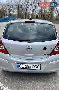 Хэтчбек Opel Corsa 2013 в 