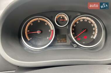 Хэтчбек Opel Corsa 2013 в 