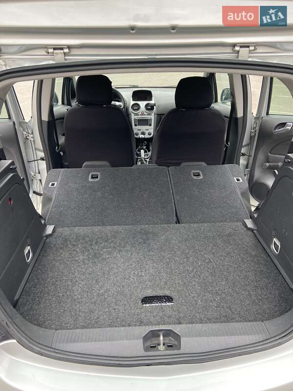 Хэтчбек Opel Corsa 2013 в Чернигове
