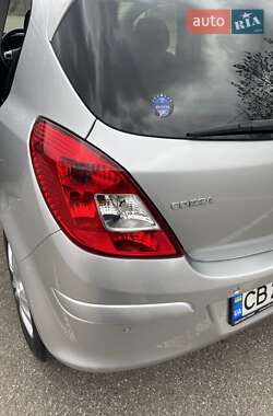 Хэтчбек Opel Corsa 2013 в 