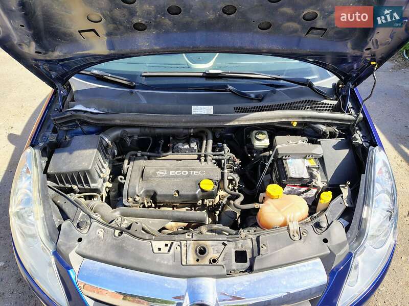 Хэтчбек Opel Corsa 2008 в Киеве