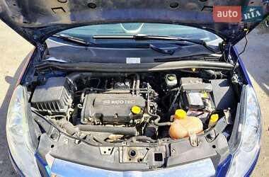 Хэтчбек Opel Corsa 2008 в 