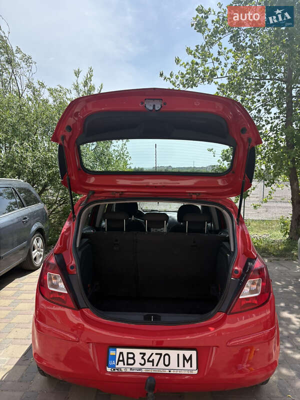 Хэтчбек Opel Corsa 2009 в Гайсине