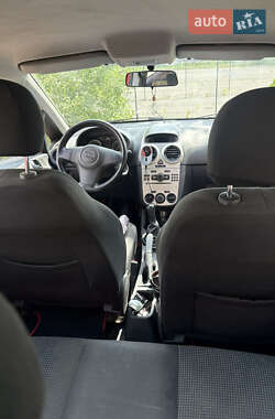 Хэтчбек Opel Corsa 2009 в 