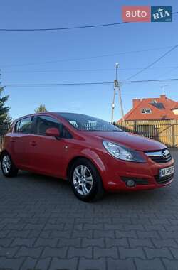 Хэтчбек Opel Corsa 2010 в 