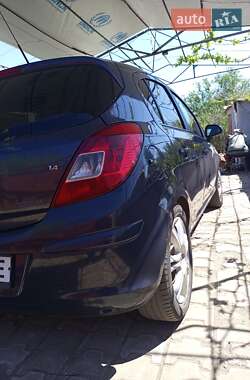 Хэтчбек Opel Corsa 2008 в 
