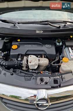 Хэтчбек Opel Corsa 2010 в 
