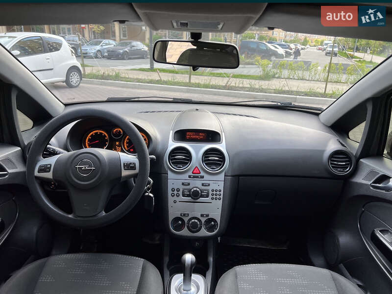 Хэтчбек Opel Corsa 2012 в Сумах