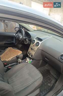 Хетчбек Opel Corsa 2006 в 