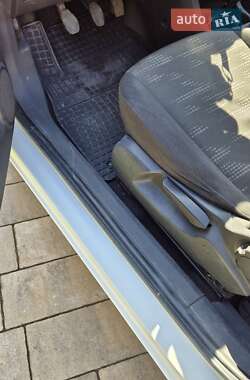 Хэтчбек Opel Corsa 2011 в 