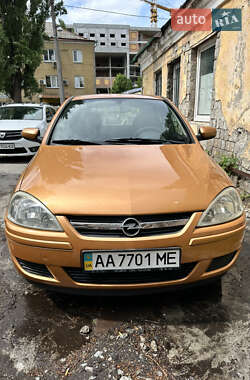 Хэтчбек Opel Corsa 2004 в Киеве