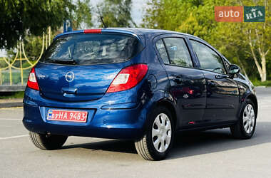 Хэтчбек Opel Corsa 2007 в 