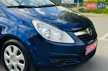Хэтчбек Opel Corsa 2007 в 