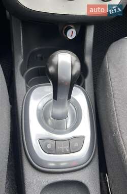 Хетчбек Opel Corsa 2008 в 