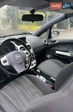 Хетчбек Opel Corsa 2008 в 
