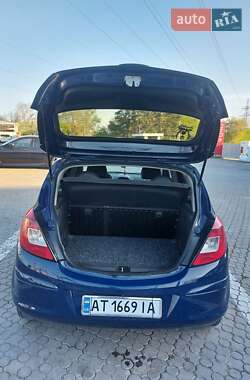 Хетчбек Opel Corsa 2010 в 