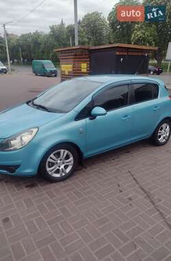 Хэтчбек Opel Corsa 2010 в 