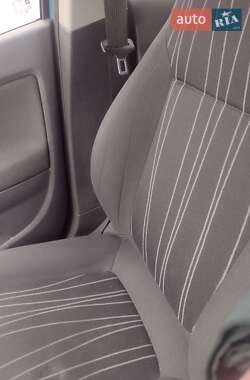 Хэтчбек Opel Corsa 2010 в 