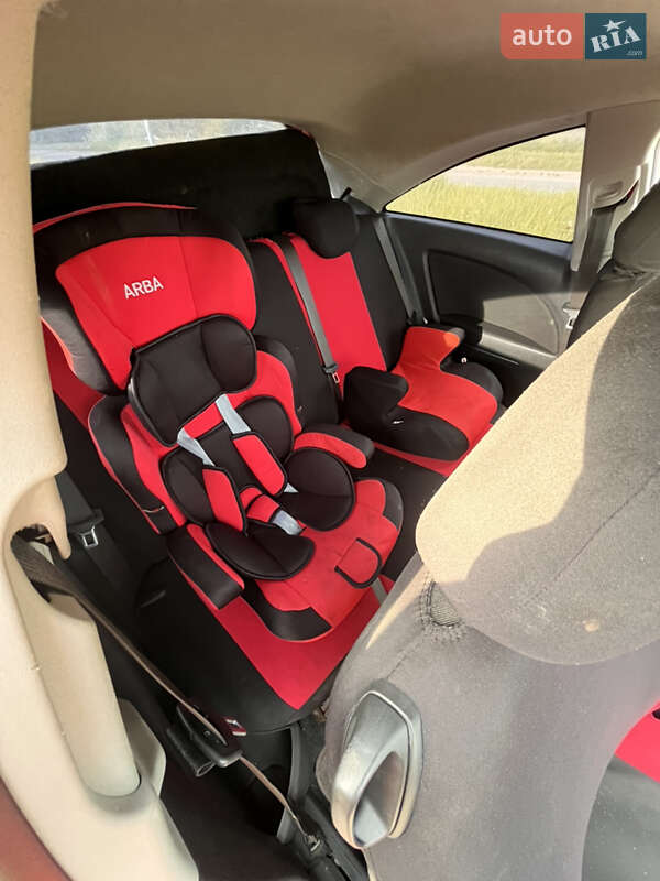 Хэтчбек Opel Corsa 2009 в Львове
