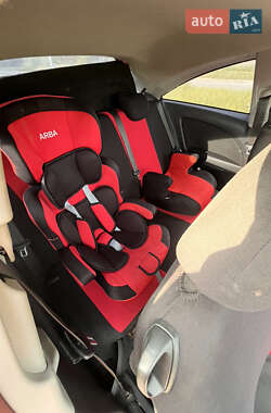 Хэтчбек Opel Corsa 2009 в 
