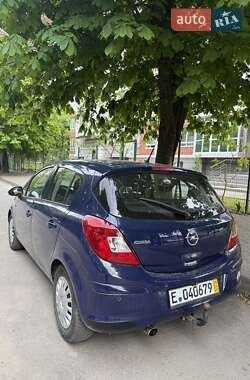 Хэтчбек Opel Corsa 2009 в 