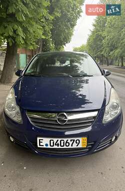 Хэтчбек Opel Corsa 2009 в 