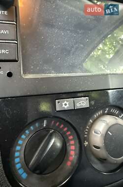 Хэтчбек Opel Corsa 2009 в 