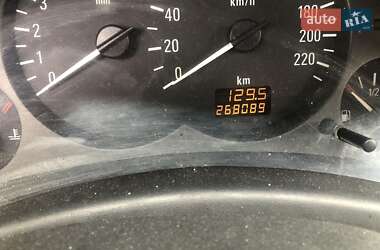 Хетчбек Opel Corsa 2003 в 