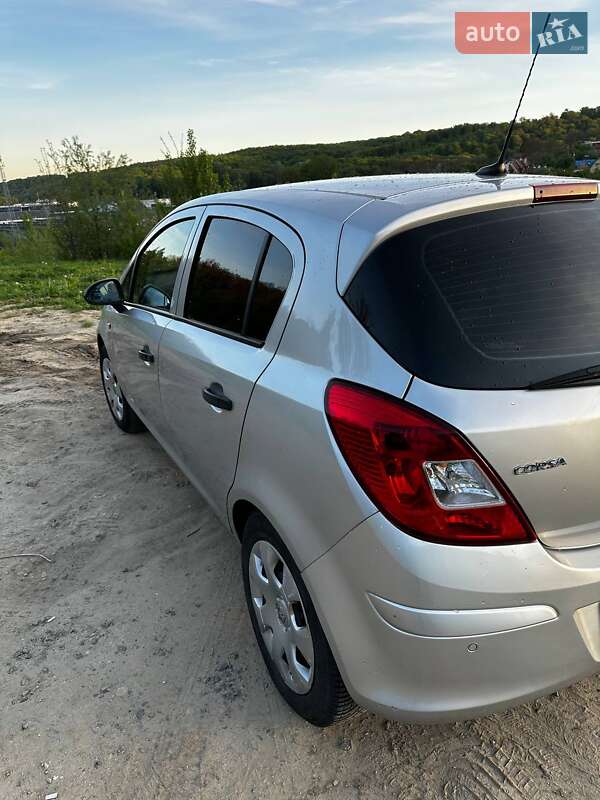 Хетчбек Opel Corsa 2012 в Львові
