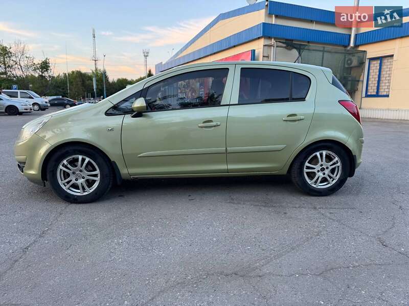 Хетчбек Opel Corsa 2007 в Сумах