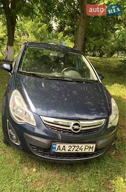 Хетчбек Opel Corsa 2013 в 