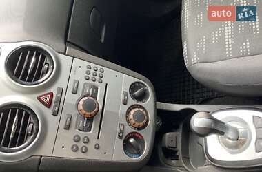 Хетчбек Opel Corsa 2013 в 