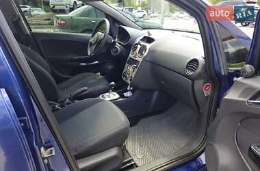 Хэтчбек Opel Corsa 2007 в 