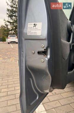 Хэтчбек Opel Corsa 2003 в 