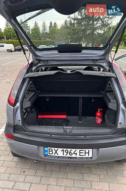 Хэтчбек Opel Corsa 2003 в 