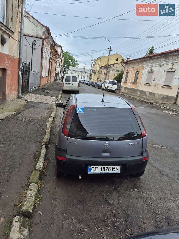 Хэтчбек Opel Corsa 2003 в Черновцах